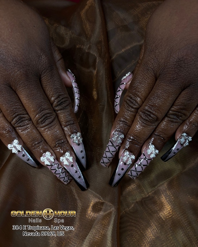 Golden Hour Nails Spa 110826 (3)
